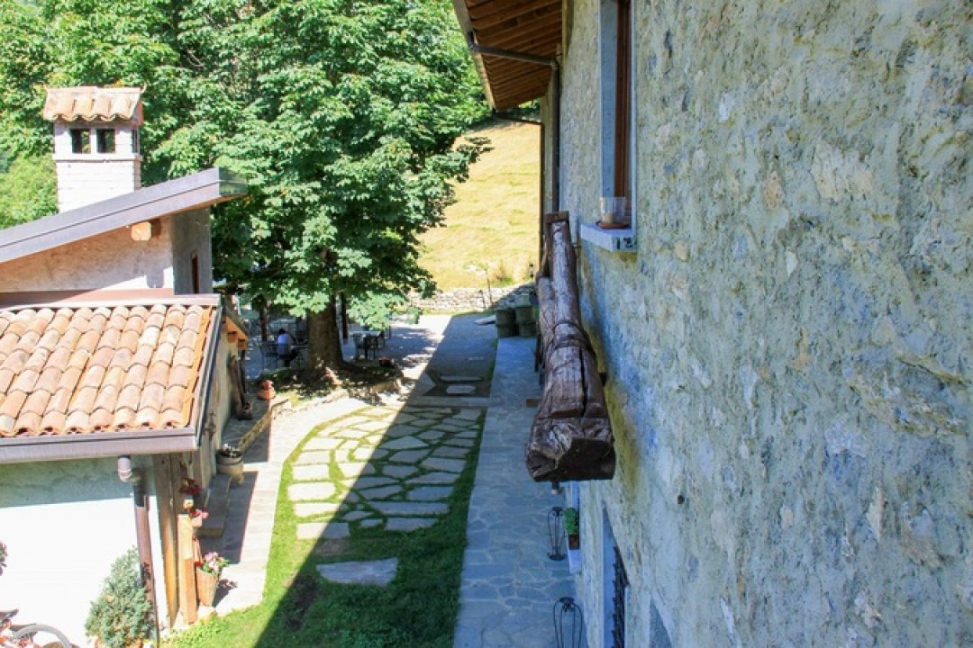 Se vende villa in montaña Pasturo Lombardia foto 8