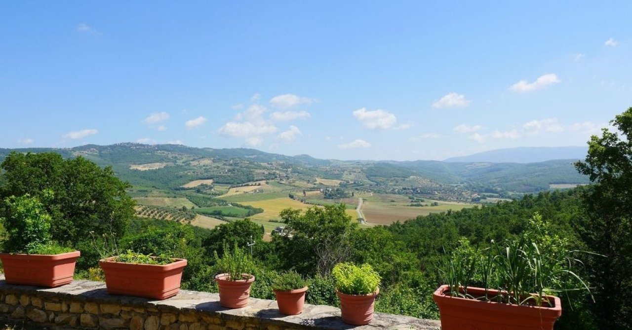 For sale cottage by the lake Magione Umbria foto 5