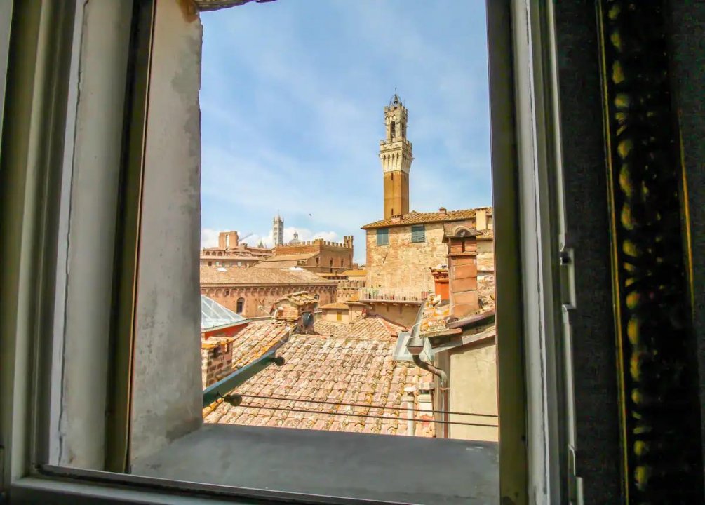 Rent penthouse in city Siena Toscana foto 3