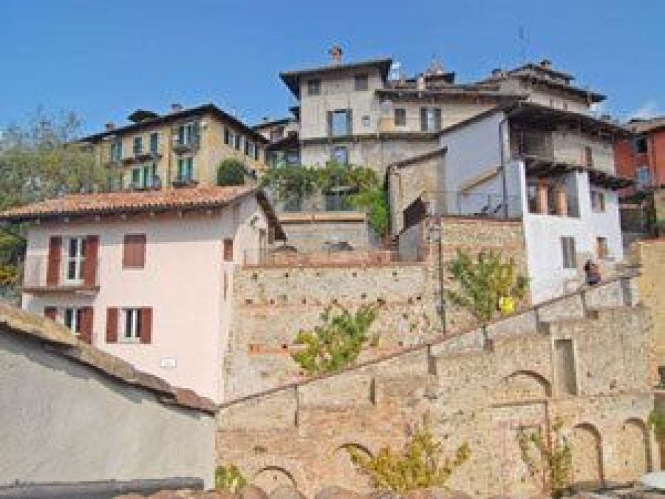 Se vende casale in zona tranquila Monforte d´Alba Piemonte foto 22