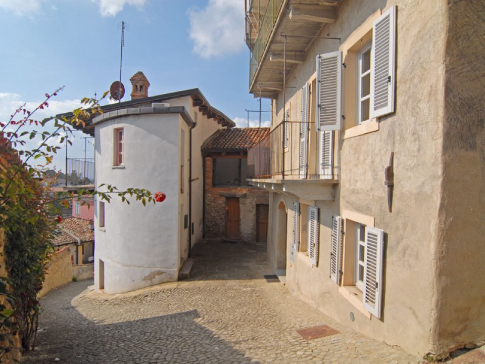A vendre casale in zone tranquille Monforte d´Alba Piemonte foto 14