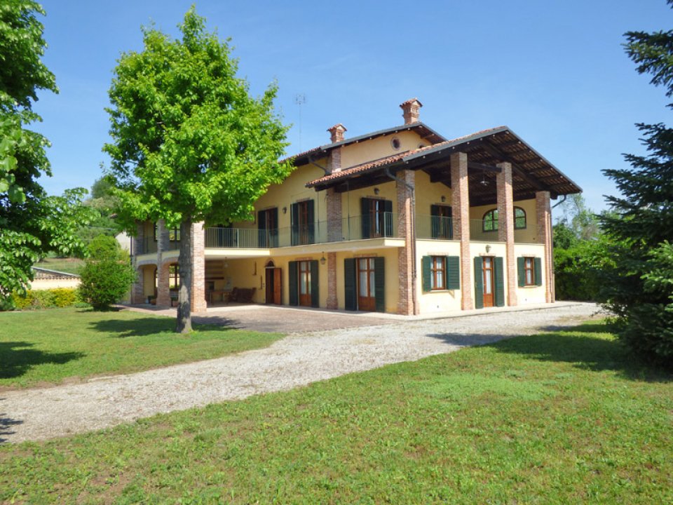 A vendre villa in zone tranquille Narzole Piemonte foto 3