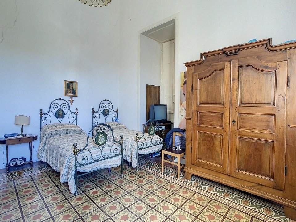 A vendre palais in ville Aradeo Puglia foto 12