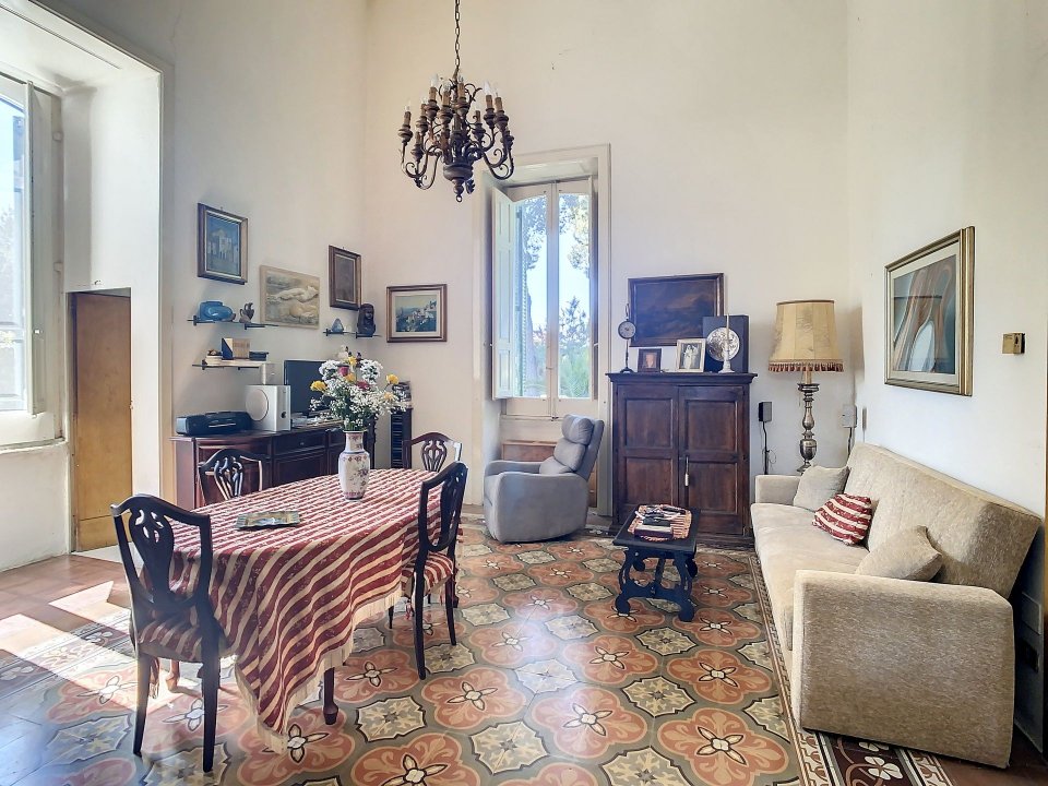 Para venda palácio in cidade Aradeo Puglia foto 5