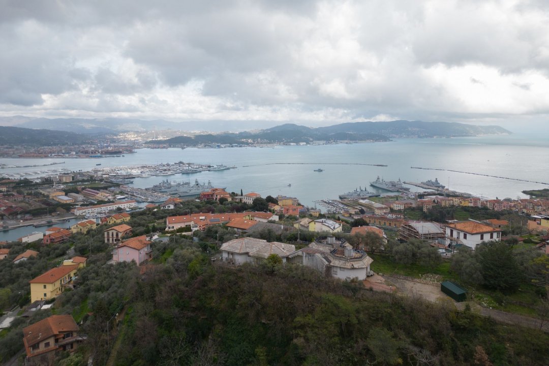 Para venda moradia in zona tranquila La Spezia Liguria foto 24