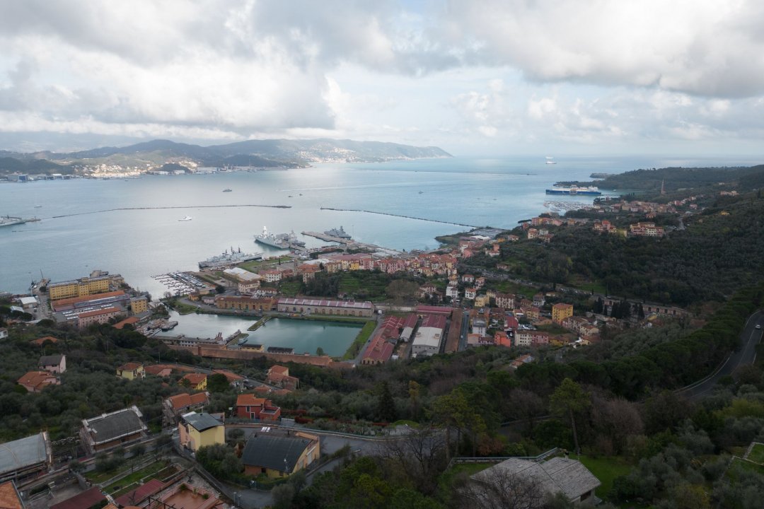 Para venda moradia in zona tranquila La Spezia Liguria foto 33