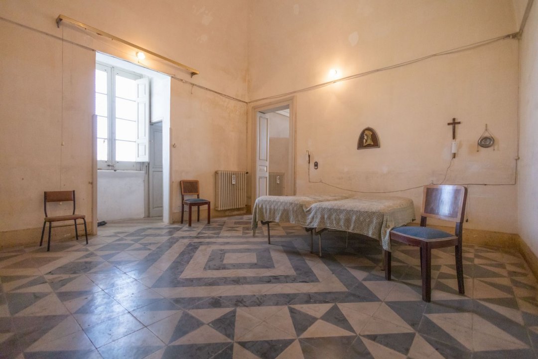 Para venda palácio in cidade Palmariggi Puglia foto 9