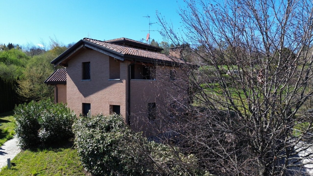 A vendre villa in zone tranquille Merate Lombardia foto 3
