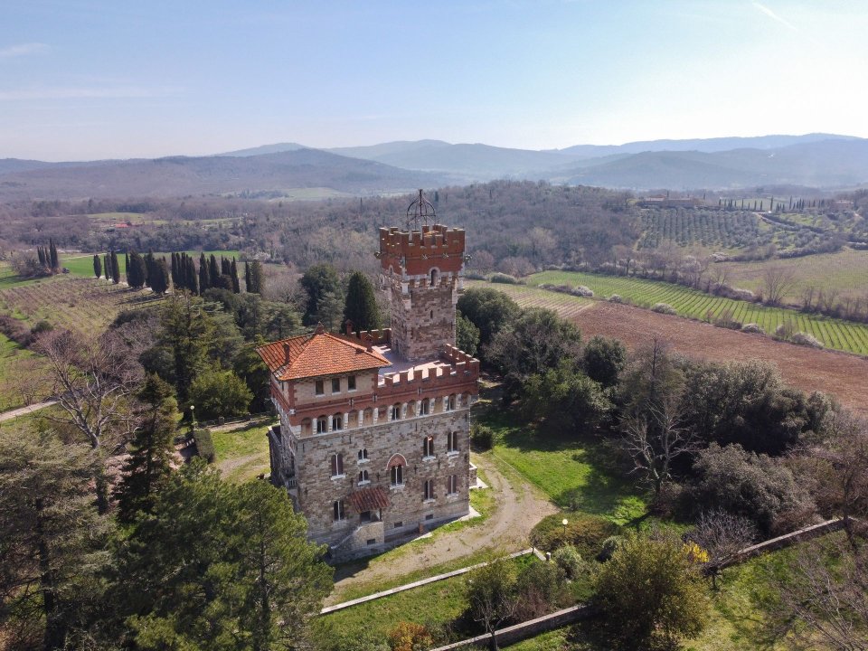 A vendre château in zone tranquille Bucine Toscana foto 1