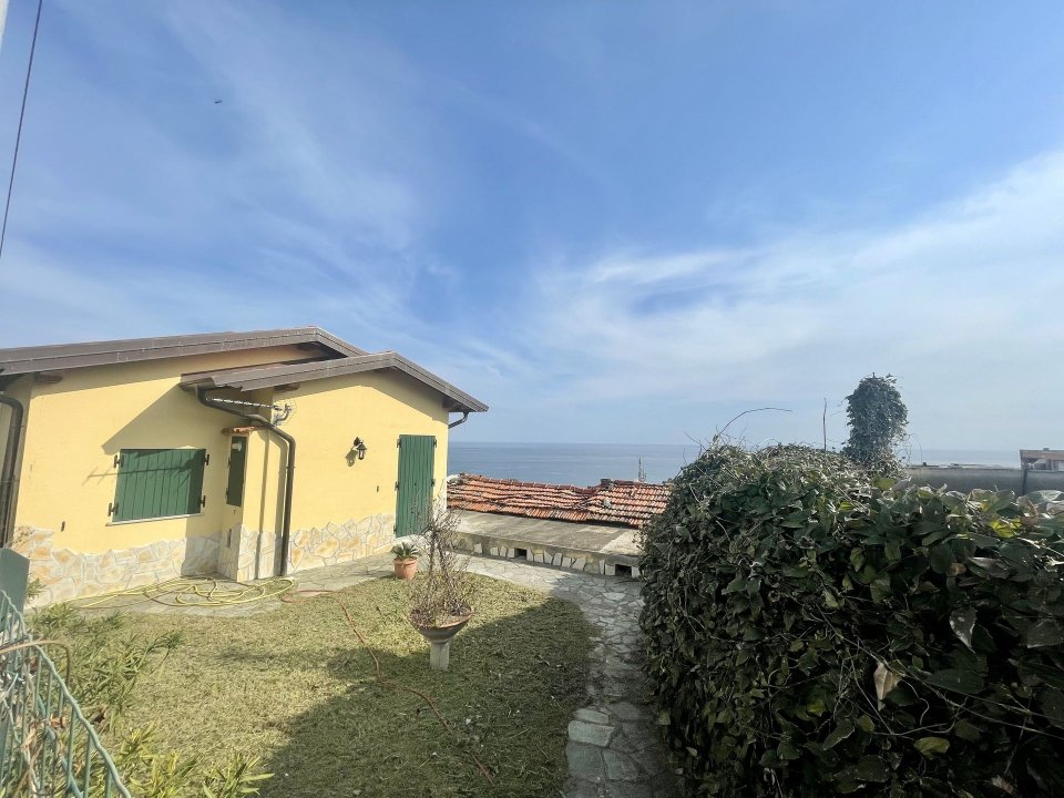 Se vende villa in zona tranquila Sanremo Liguria foto 2