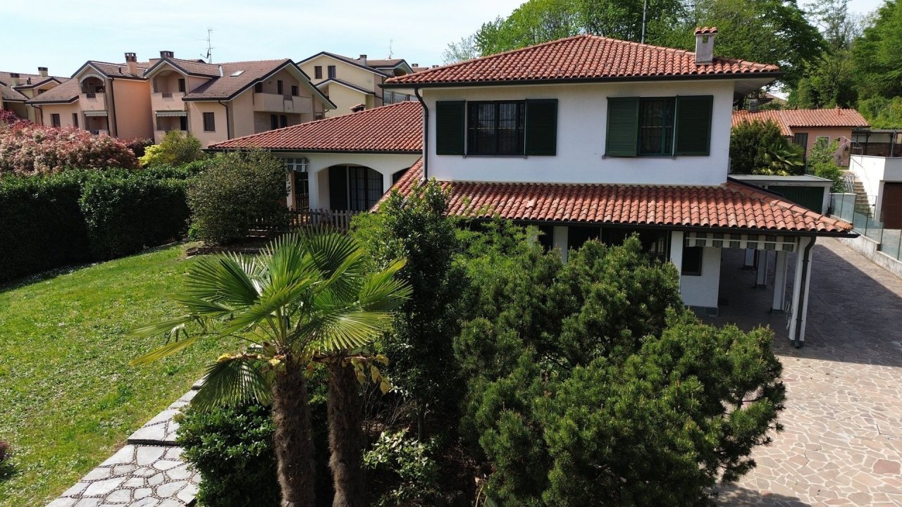 A vendre villa in zone tranquille Bernareggio Lombardia foto 1