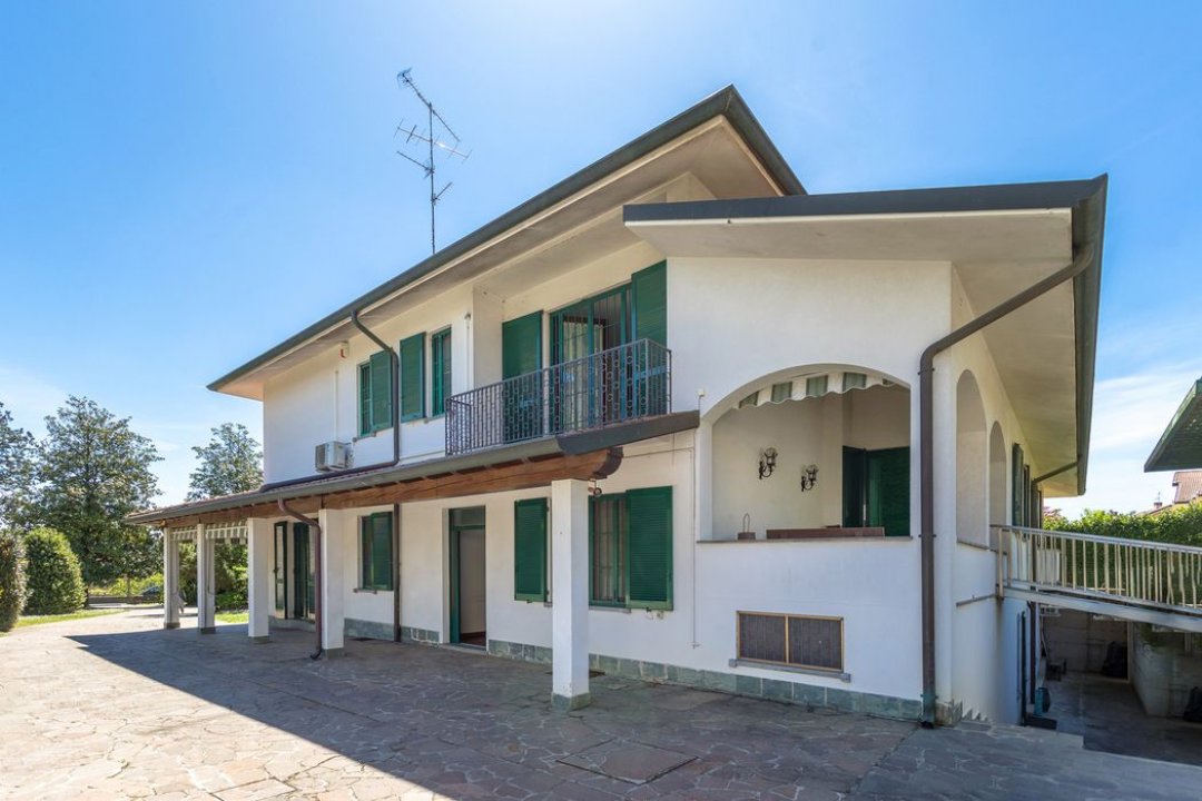 For sale villa in quiet zone Bernareggio Lombardia foto 25