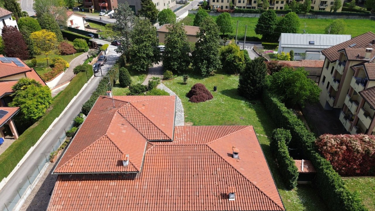 For sale villa in quiet zone Bernareggio Lombardia foto 34