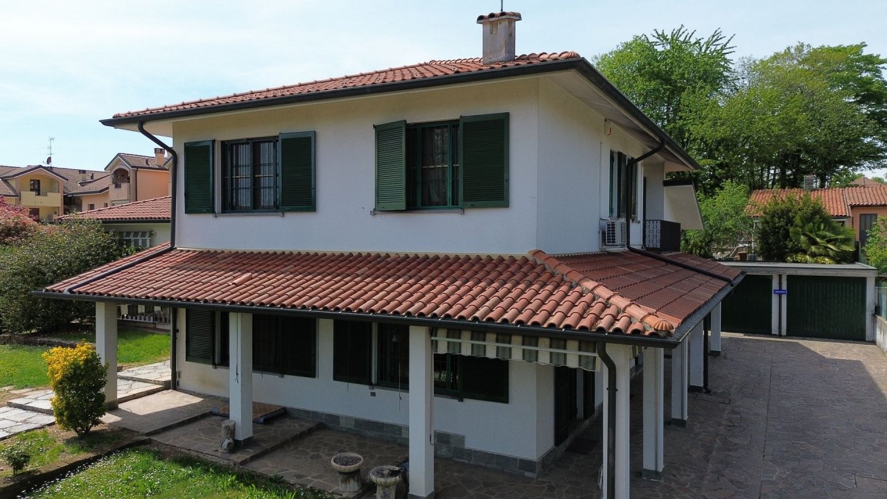 Se vende villa in zona tranquila Bernareggio Lombardia foto 40
