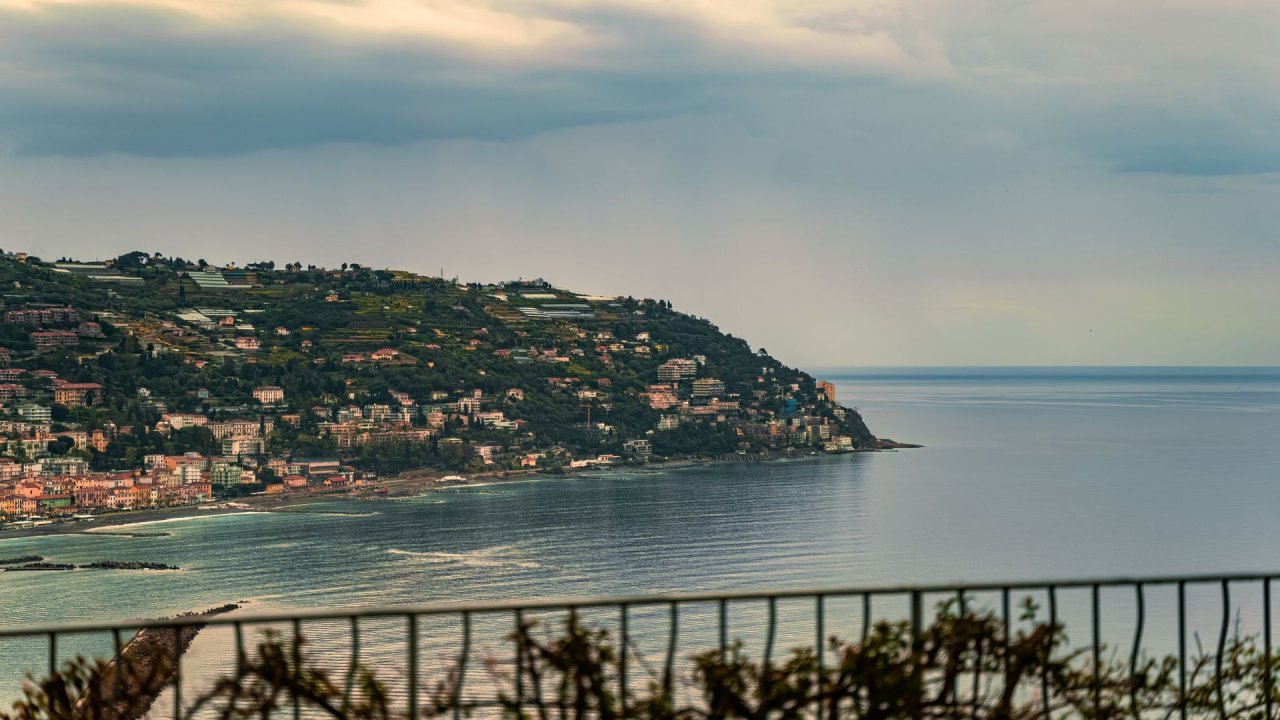 Zu verkaufen villa in ruhiges gebiet Bordighera Liguria foto 2