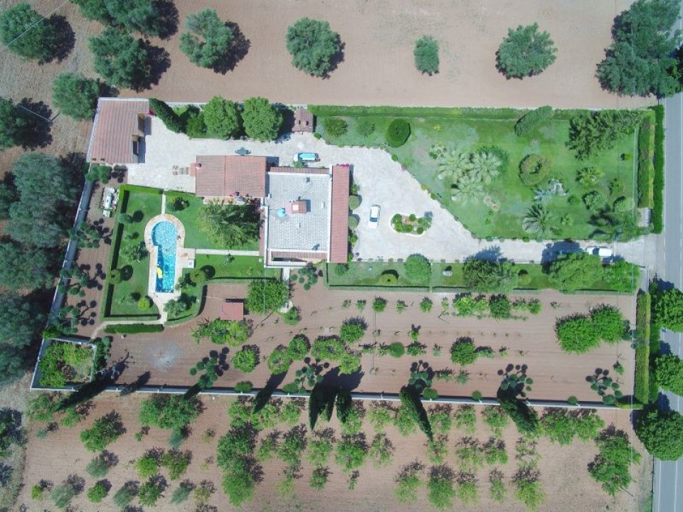 A vendre villa in zone tranquille Carovigno Puglia foto 3