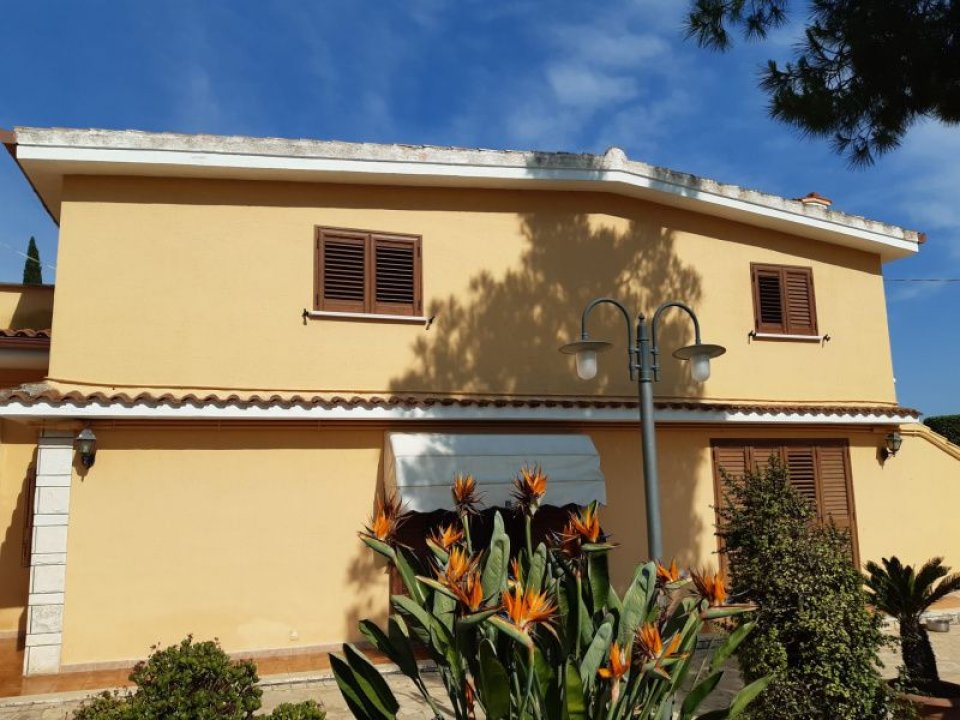 Se vende villa in zona tranquila Carovigno Puglia foto 5