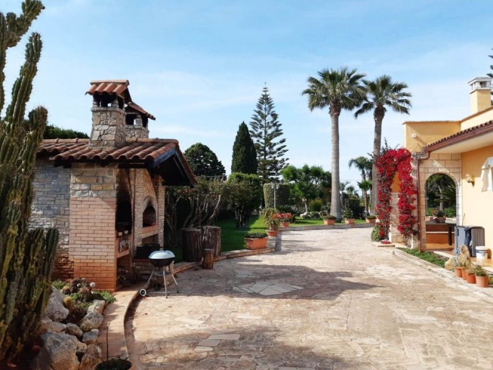 Se vende villa in zona tranquila Carovigno Puglia foto 6