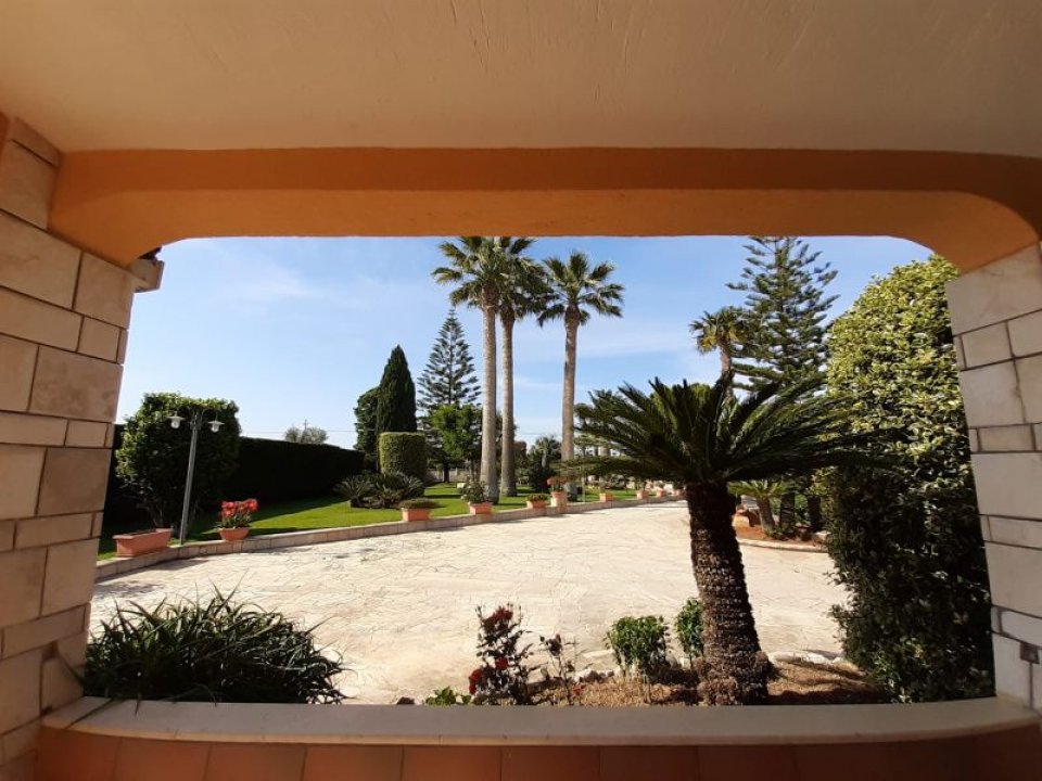 Se vende villa in zona tranquila Carovigno Puglia foto 12