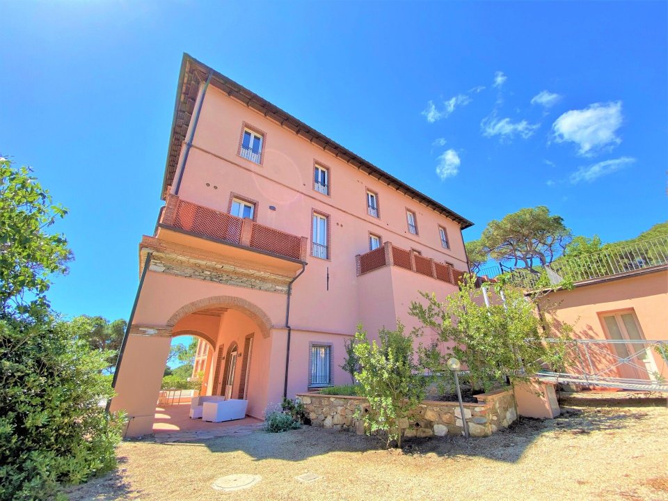 For sale apartment by the sea Rio Marina Toscana foto 1