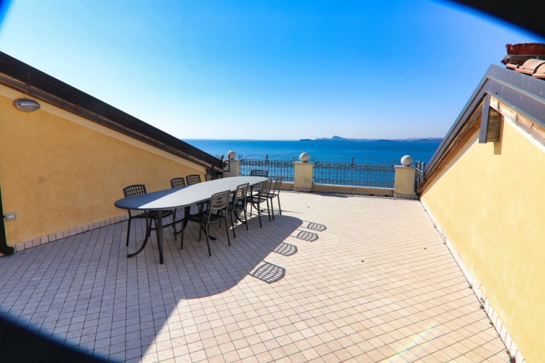For sale penthouse by the lake Toscolano-Maderno Lombardia foto 54