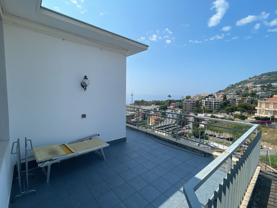For sale penthouse by the sea Sanremo Liguria foto 12
