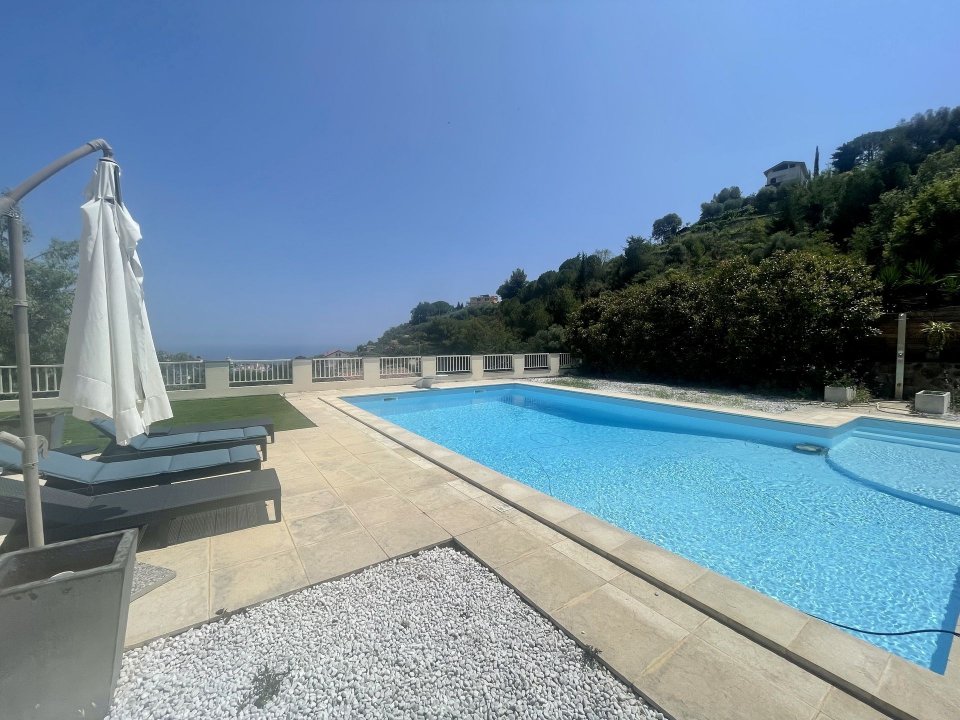 Se vende villa in zona tranquila Sanremo Liguria foto 6