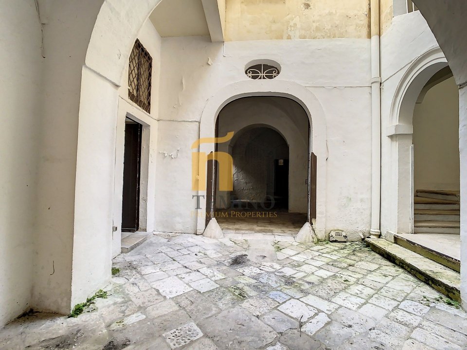 For sale palace in city Lecce Puglia foto 14