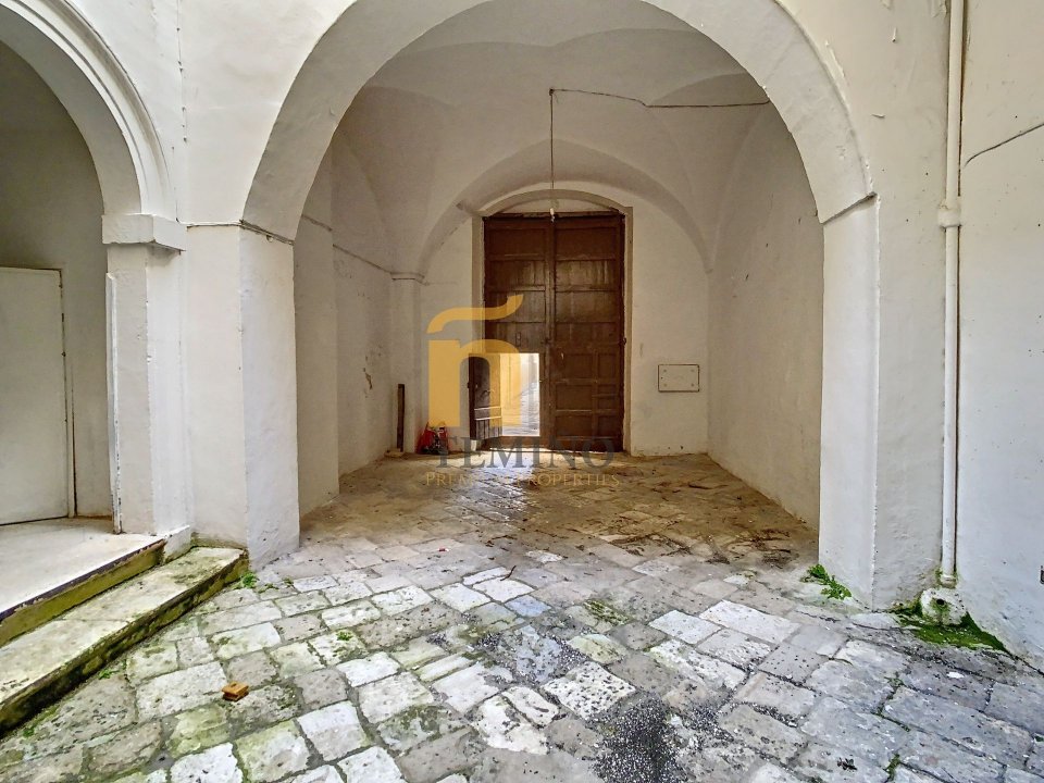 For sale palace in city Lecce Puglia foto 6