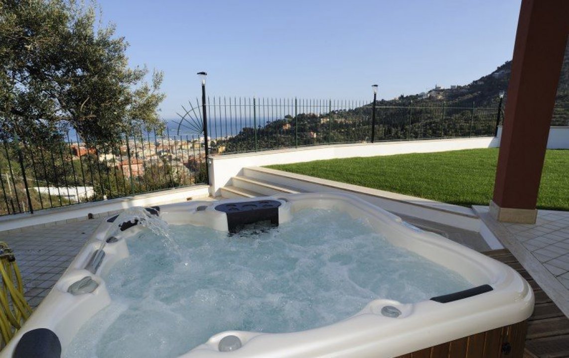 Se vende villa in zona tranquila Alassio Liguria foto 29