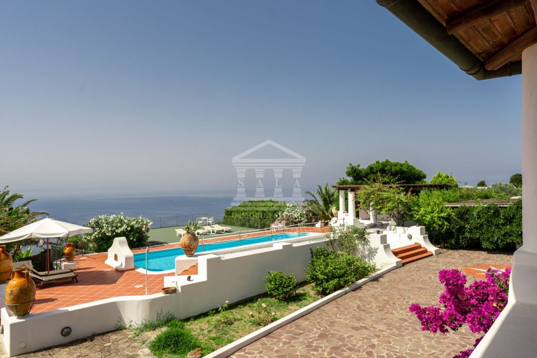 For sale villa by the sea Lipari Sicilia foto 1