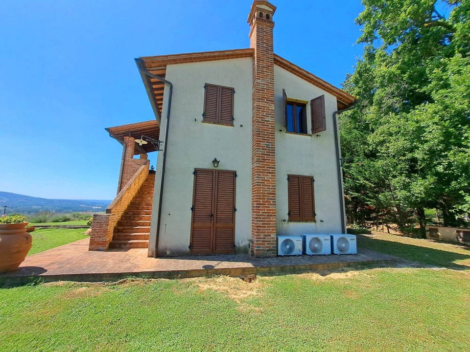 For sale cottage by the lake Castiglione del Lago Umbria foto 41