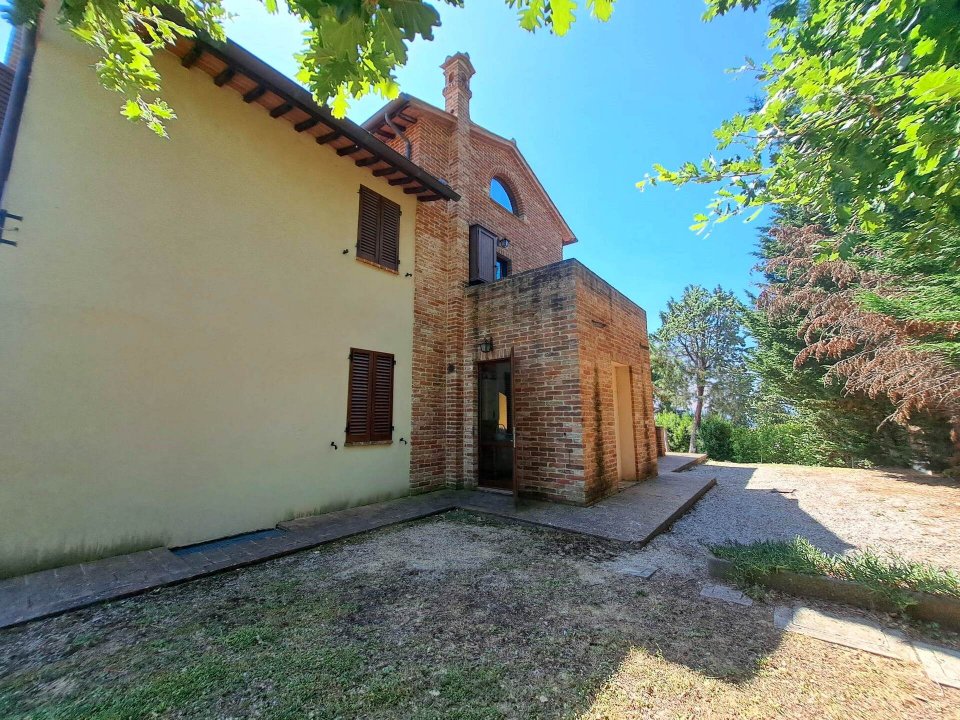 For sale cottage by the lake Castiglione del Lago Umbria foto 42