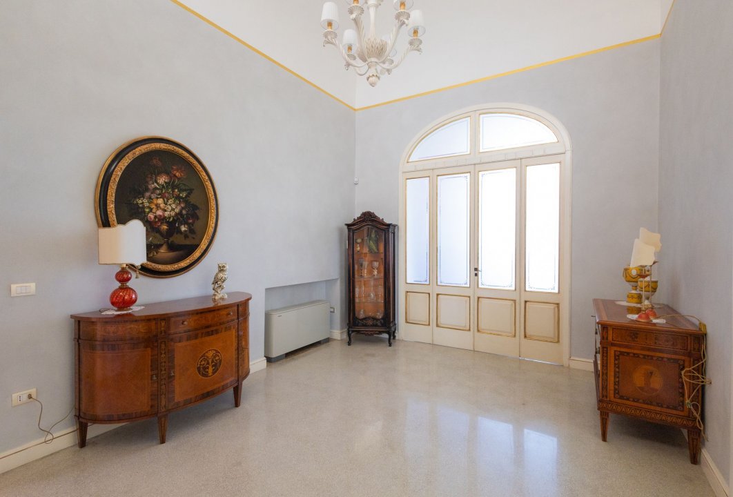 For sale palace in city Calimera Puglia foto 19
