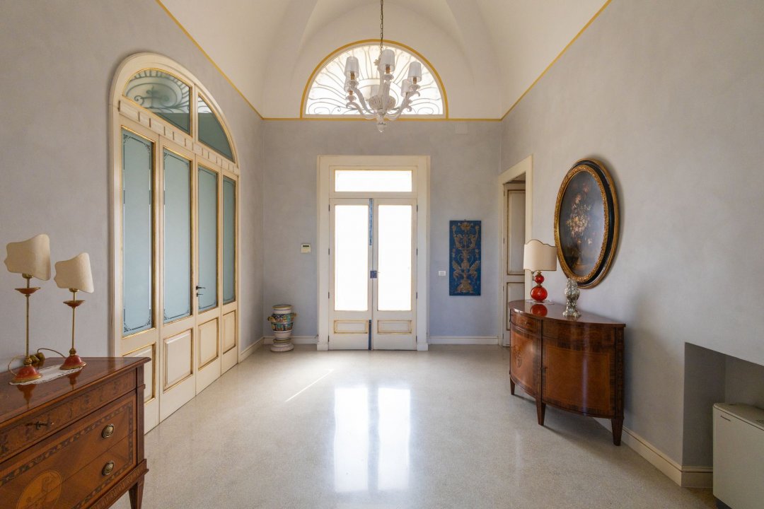 A vendre palais in ville Calimera Puglia foto 28
