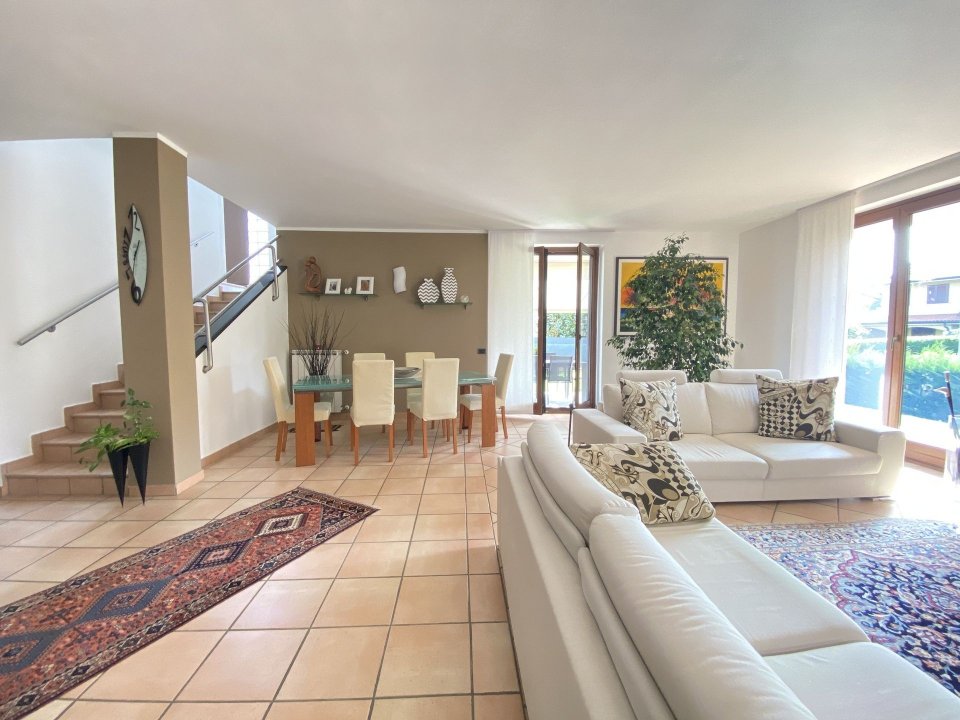 A vendre villa in zone tranquille Lainate Lombardia foto 14