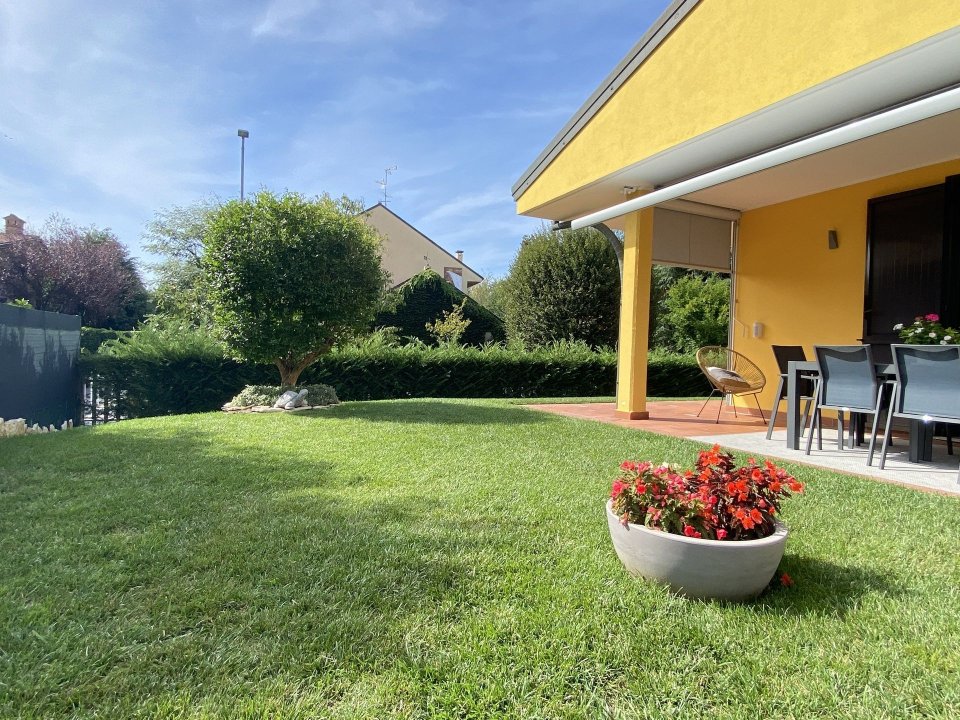 A vendre villa in zone tranquille Lainate Lombardia foto 30