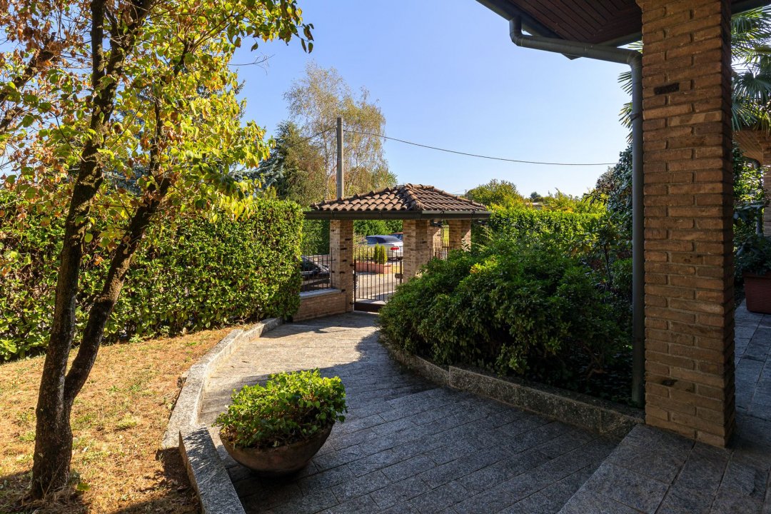 Zu verkaufen villa in stadt Mariano Comense Lombardia foto 2
