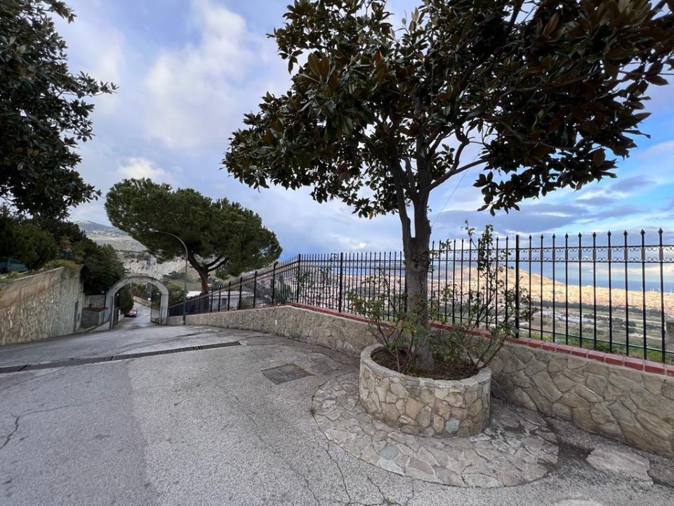 Se vende transacción inmobiliaria in zona tranquila Palermo Sicilia foto 12