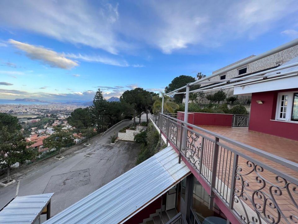 Se vende transacción inmobiliaria in zona tranquila Palermo Sicilia foto 7