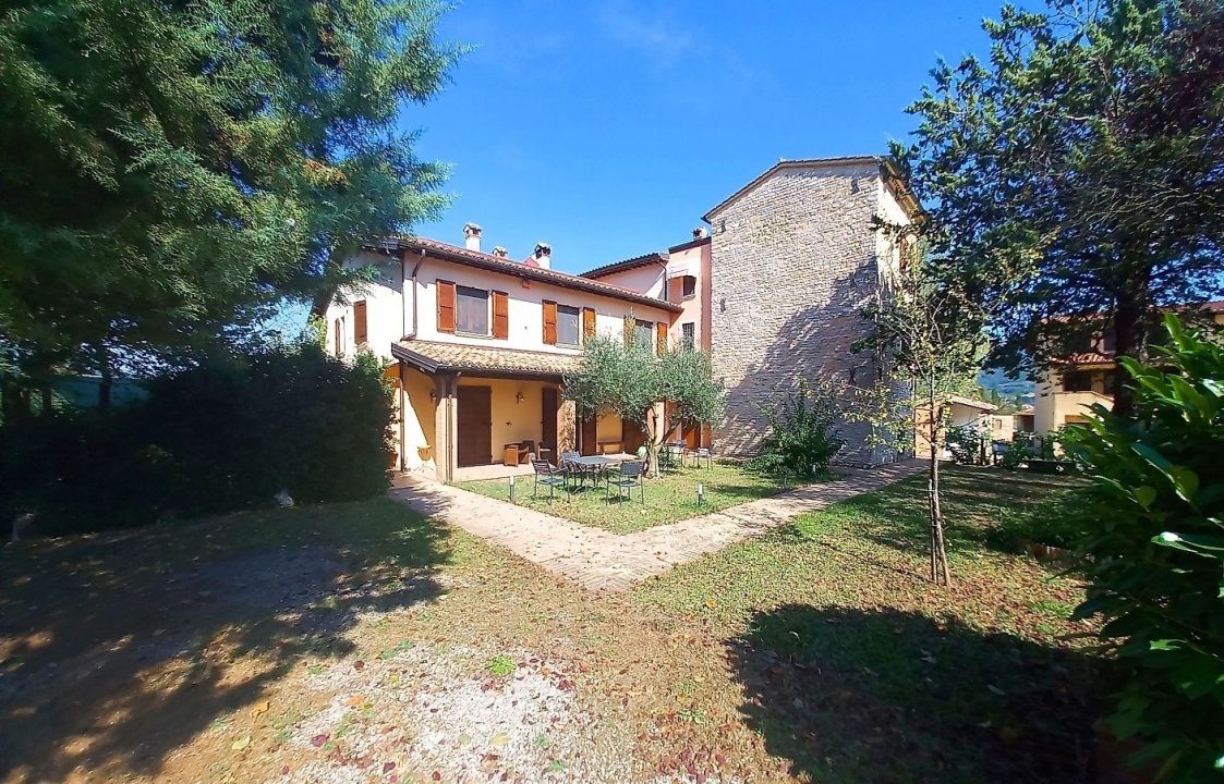 For sale cottage in quiet zone Nocera Umbra Umbria foto 1
