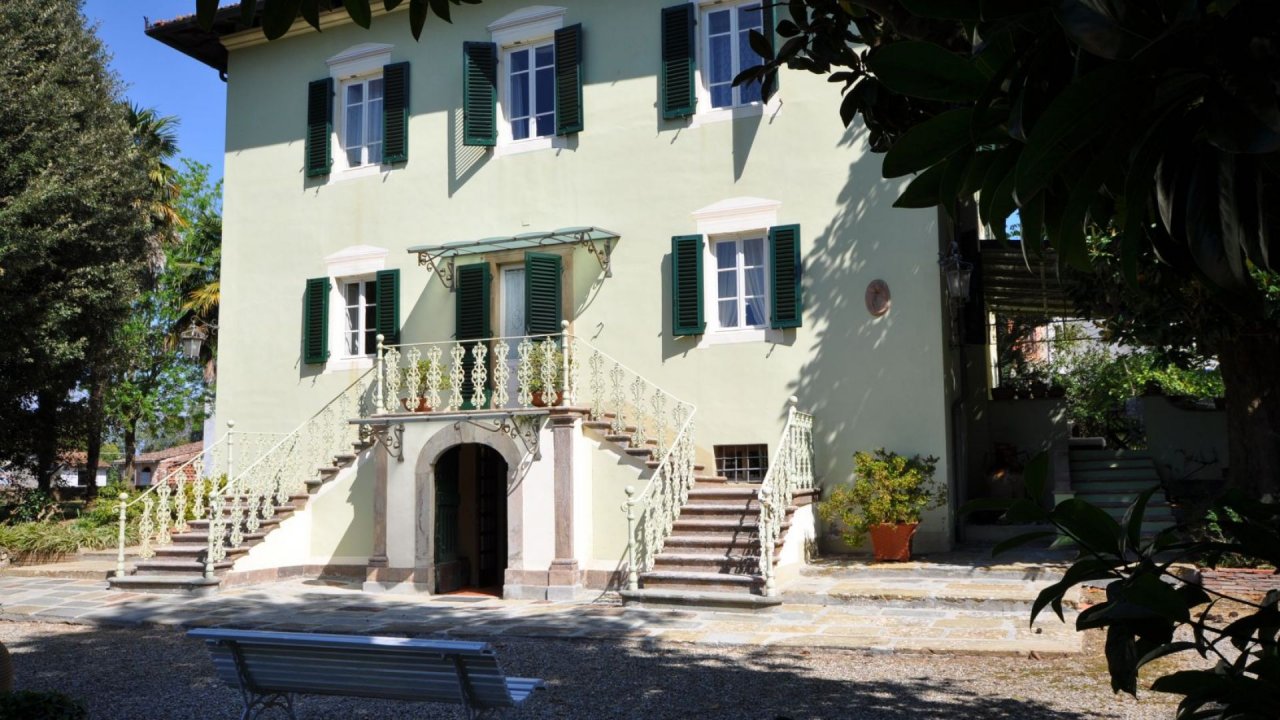 Se vende villa in  Lucca Toscana foto 21