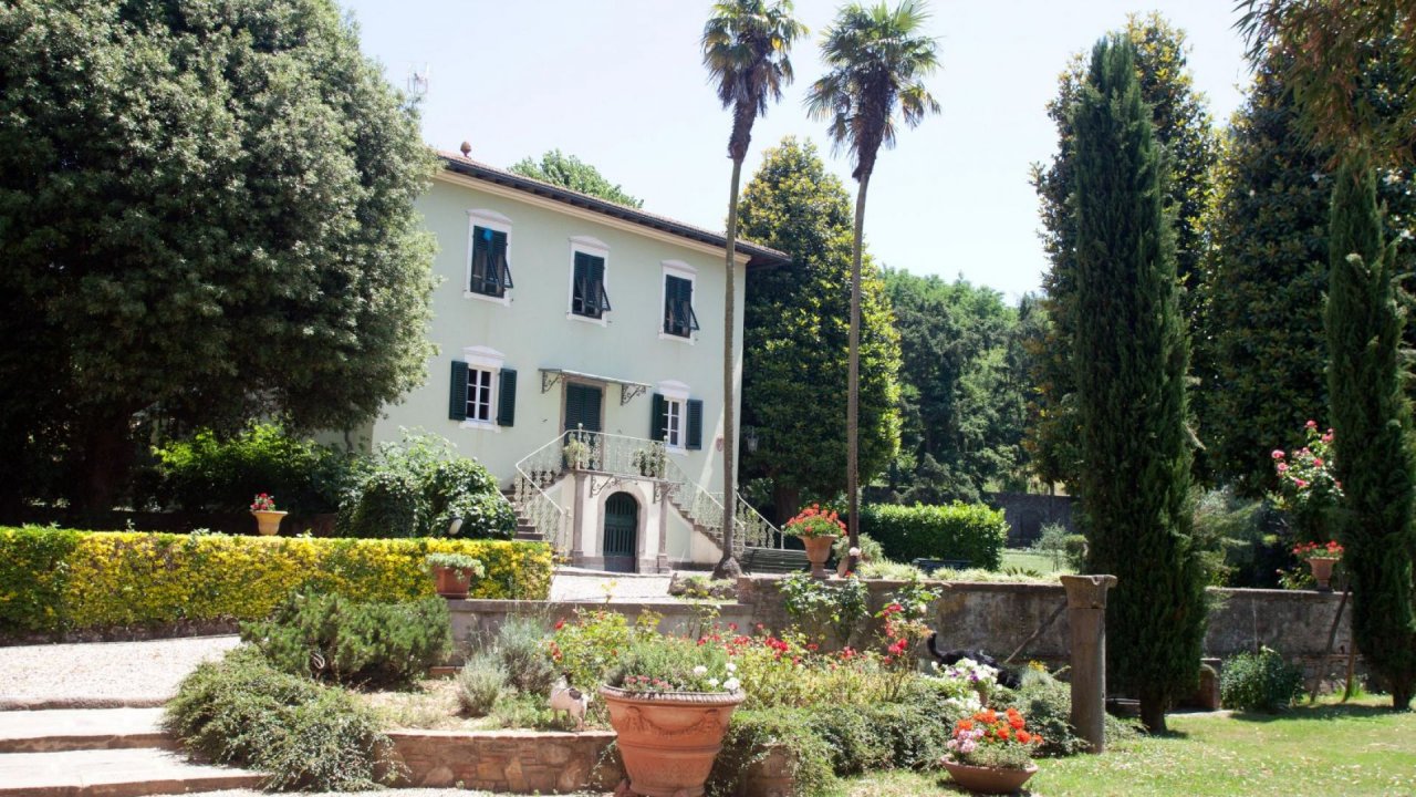 Se vende villa in  Lucca Toscana foto 20