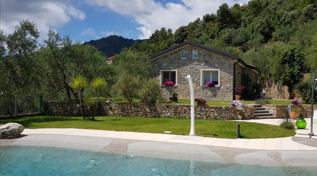 Se vende villa in zona tranquila Dolceacqua Liguria foto 9