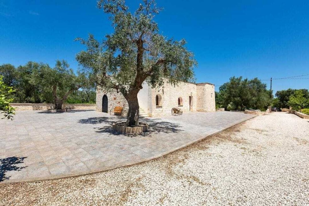 A vendre villa in zone tranquille San Michele Salentino Puglia foto 4
