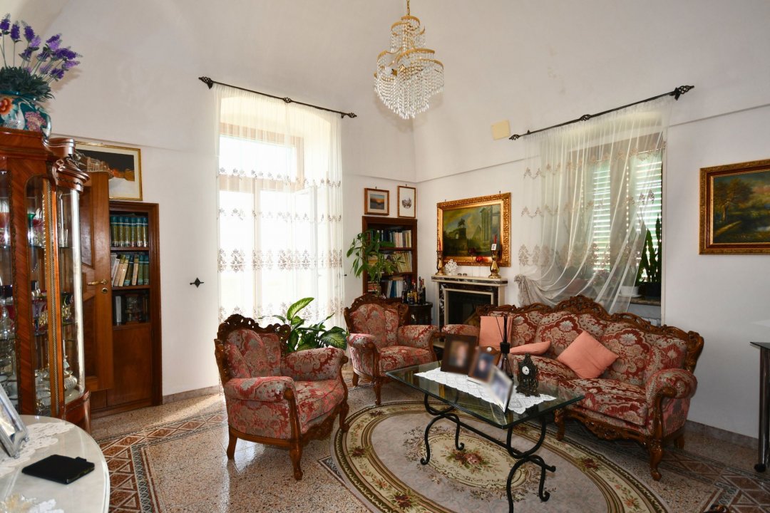 For sale apartment in city Cisternino Puglia foto 3