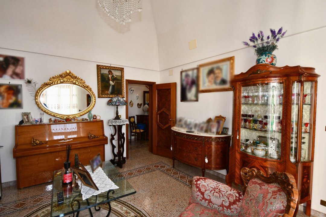 For sale apartment in city Cisternino Puglia foto 4