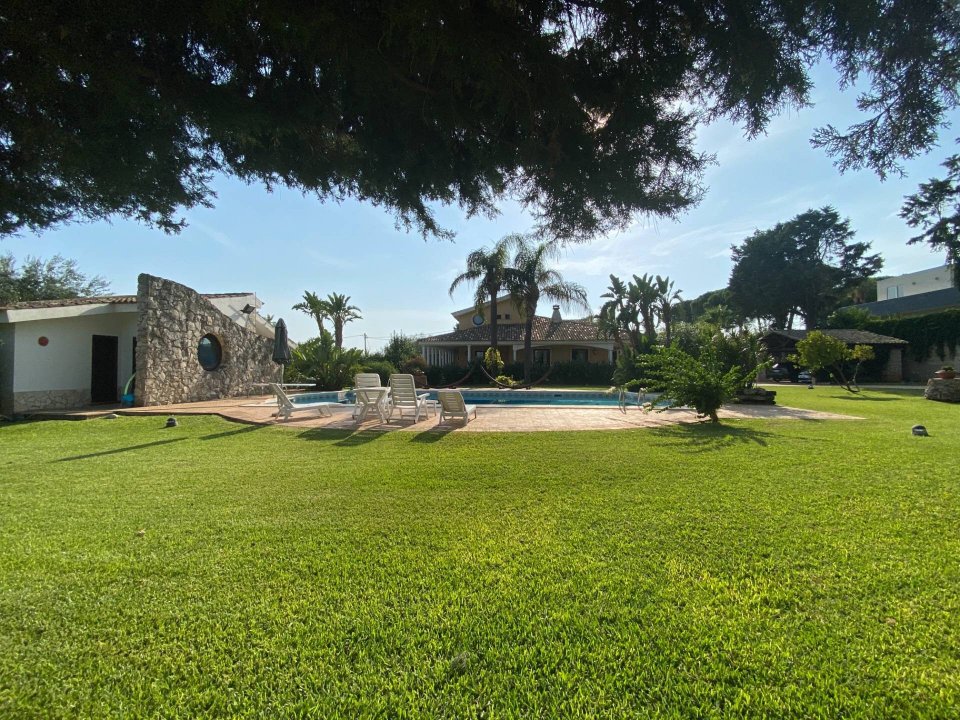 Se vende villa in zona tranquila Siracusa Sicilia foto 5