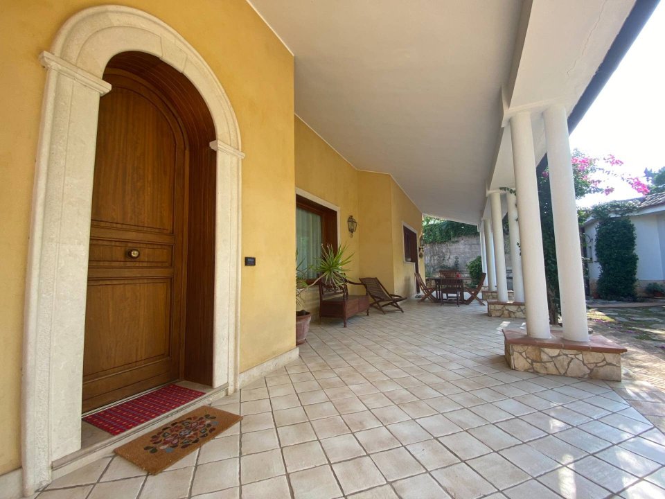Se vende villa in zona tranquila Siracusa Sicilia foto 10