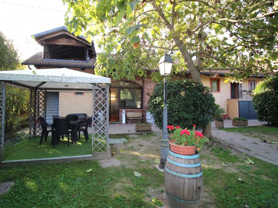 A vendre casale in zone tranquille Cherasco Piemonte foto 9